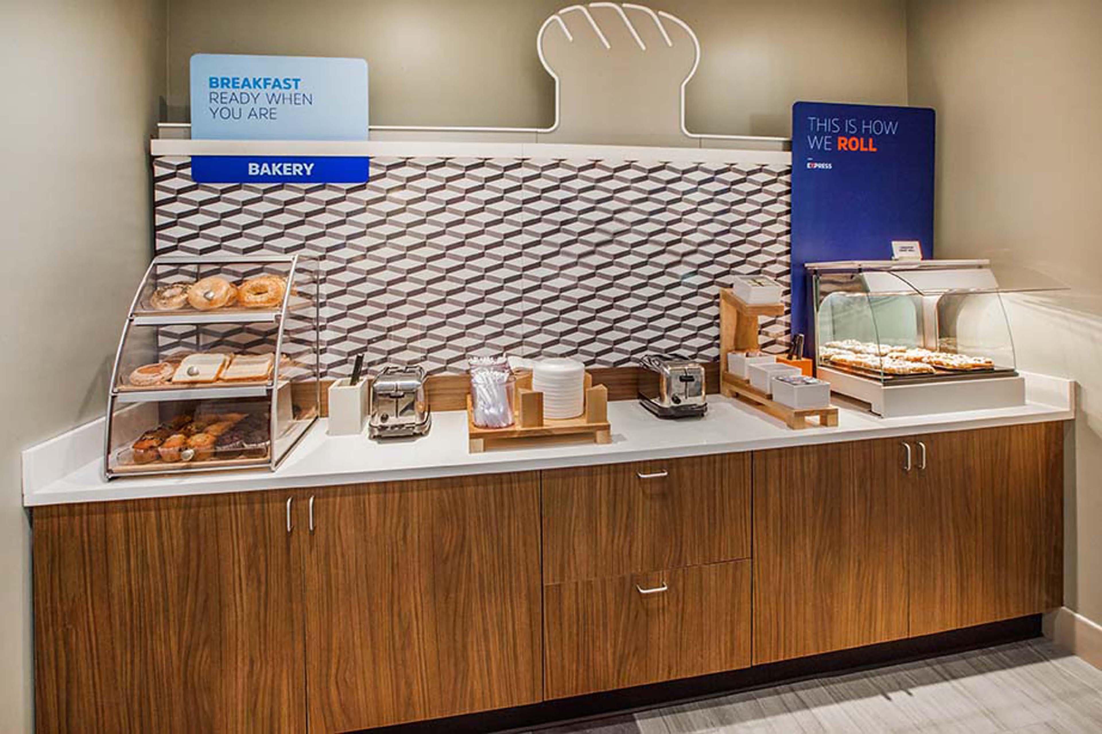 Holiday Inn Express Fresno Northwest - Herndon By Ihg Екстер'єр фото