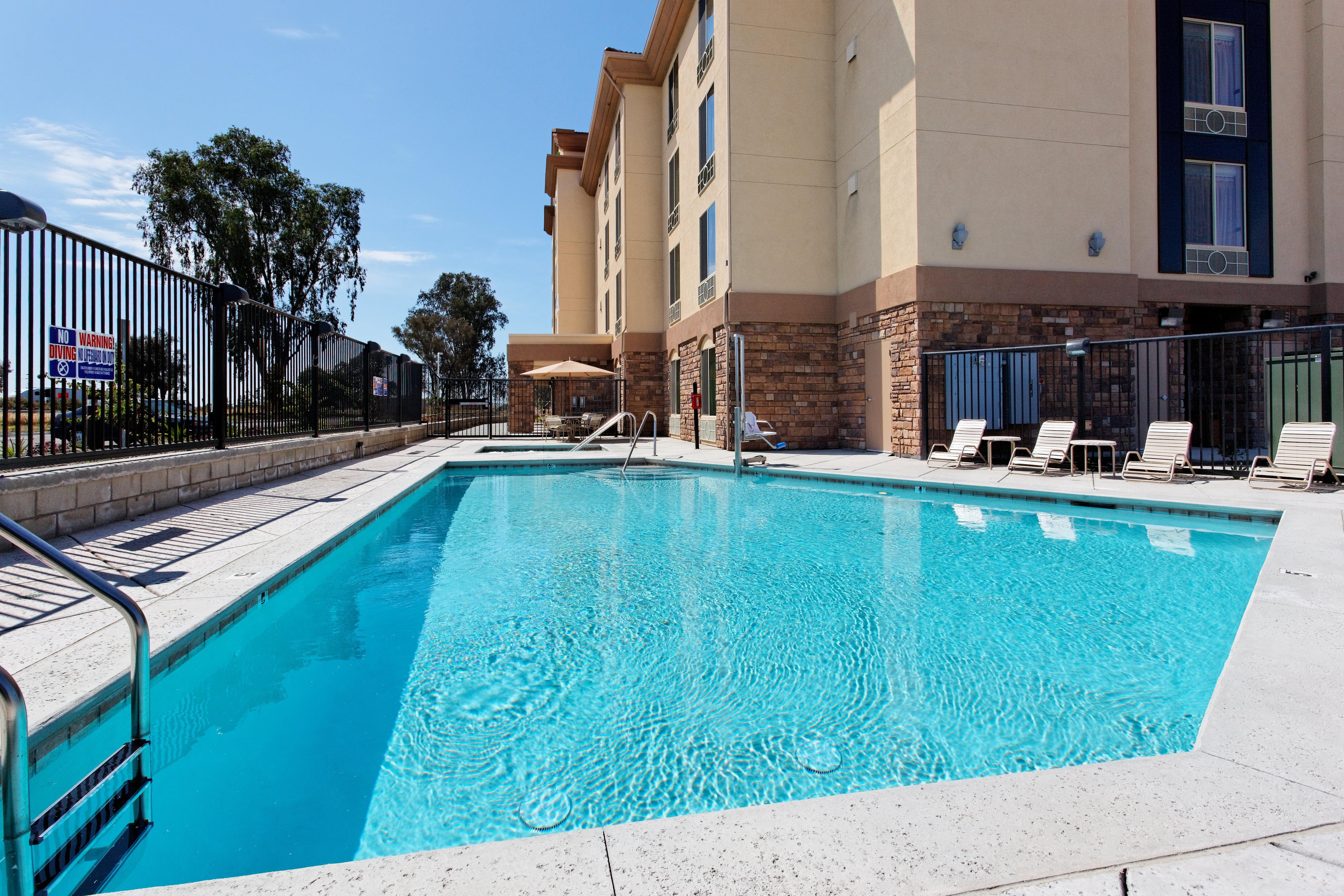 Holiday Inn Express Fresno Northwest - Herndon By Ihg Екстер'єр фото